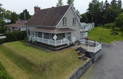 872 Rue De Quen, Chicoutimi, QC G7J4B8, CA, Chicoutimi, Quebec G7J4B8