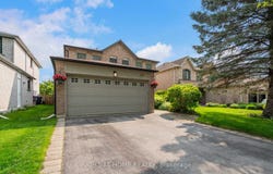 102 Greybeaver Trail, Toronto, Ontario M1C4V3