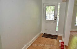 242 Flagstone Way, Newmarket, Ontario L3X2Y2