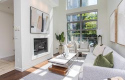 TH1237 Richards Street, Vancouver, British Columbia V6B 3G3