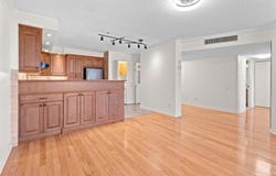 21 Chem. du Bord-du-Lac-Lakeshore, Pointe-Claire, Quebec H9S 5N3