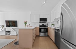 1633 W 8th Avenue 204, Vancouver, British Columbia V6J 5H7