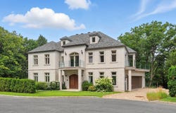 553 du Sommet, Mont-Saint-Hilaire, Quebec J3H 6J3