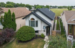 87 Zawaly Bay, Winnipeg, MB R2C 5C2, Canada, Winnipeg, Manitoba