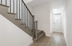 115 Knott End Crescent, Newmarket, Ontario L3Y0E4