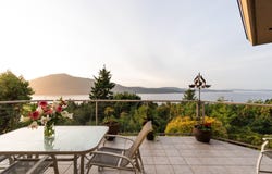 11406 Sycamore Dr, North Saanich, British Columbia V8L 5J9