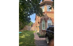 6985 Dunnview Court, Mississauga, Ontario L5N7E4