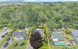 985 Rue St-John, Otterburn Park, QC J3H5S7, CA, Otterburn Park, Quebec J3H5S7