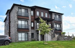 348 Rue du Chardonnay, Sainte-Marthe-sur-le-Lac, QC J0N1P0, CA, Sainte-Marthe-sur-le-Lac, Quebec J0N1P0