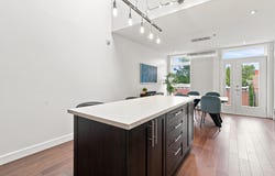 2455 Rue du Centre, Le Sud-Ouest, Quebec H3K1J9
