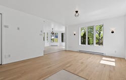 218 Rue Ruth, Otterburn Park, Quebec J3H1A5
