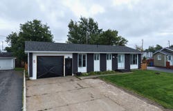 6 Rue des Saules, Port-Cartier, Quebec G5B2A3