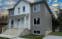 186A-186B Rue Champagnat, Henryville, Quebec J0J1E0