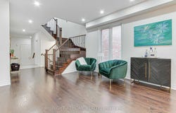29 Pear Blossom Way, East Gwillimbury, Ontario L9N0T3