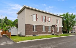 150-152B 73e Rue E., Charlesbourg, QC G1H1M7, CA, Charlesbourg, Quebec G1H1M7