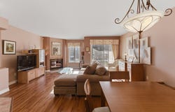 3232 Rue des Châteaux 201, Laval (Chomedey), Quebec H7V 4B2
