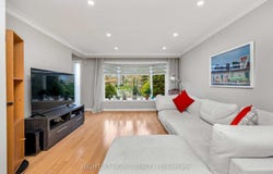15 Dalcourt Drive, Toronto, Ontario M1E3G9