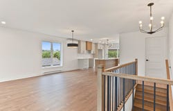 206-206A Rue James, Sainte-Marthe-sur-le-Lac, Quebec J0N1P0