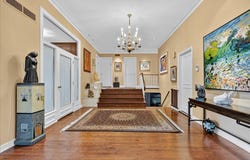 5861 Rue Ferncroft, Hampstead, Quebec H3X1C8