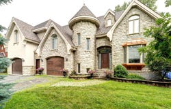 995 Rue du Lac-de-Mai, Fabreville, QC H7P3M3, CA, Fabreville, Quebec H7P3M3