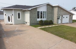 3 Rue Ternet, Sept-Îles, QC G4R1A9, CA, Sept-Îles, Quebec G4R1A9
