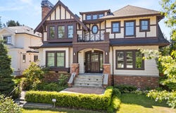52 Maquinna St, Oak Bay, British Columbia V8S 2J4
