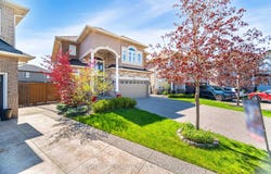 24 Biggar Crescent, Grimsby, Ontario L3M0E3