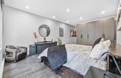 120 Rue des Soeurs-Grises, Montréal, Quebec H3C2R1
