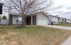 121 Cowley Bay, Fort McMurray, Alberta T9K1G5