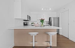 1633 W 8th Avenue 204, Vancouver, British Columbia V6J 5H7