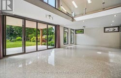 704 Cedar Avenue, Burlington, Ontario L7T2R7