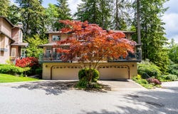 1174 Strathaven, North Vancouver, British Columbia V7H2Z6