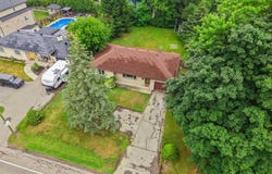 265 Fiddlers Green Road, Hamilton, Ontario L9G1W9