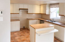 5860 Rue Alexandre, Brossard, Quebec J4Z1P3