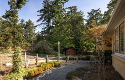 3935 Tudor Ave, Saanich, British Columbia V8N4L2