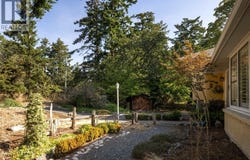 3935 Tudor Avenue, Saanich, British Columbia V8N4L2