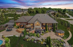 7 Clyde Court, Scugog, Ontario L9L2C9