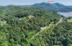 24 Rue Quinlan, Bromont, Quebec J2L 0S7
