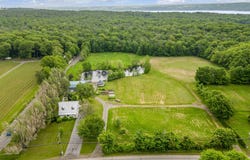 1000 Ch. Royal, Saint-Pierre-de-l'Île-d'Orléans, Quebec G0A 4E0