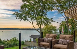 12 Pettet Drive, Scugog, Ontario L9L1B4