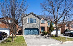 1329 Sweetbirch Court, Mississauga, Ontario L5C3R4