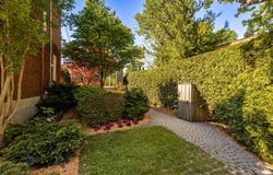 269 Av. St-Laurent, Saint-Lambert, Quebec J4R 2S1