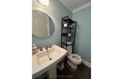 135 Hartford Crescent, Newmarket, Ontario L3X2Z4