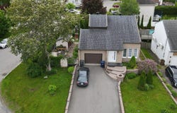 6890 Rue Riopelle, Auteuil, QC H7H2R8, CA, Auteuil, Quebec H7H2R8