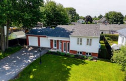 325 Rue Laporte, Lavaltrie, Quebec J5T2R1