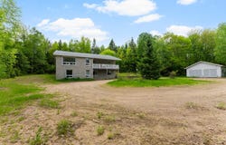 1374 Route 301, Otter Lake, QC J0X1K0, CA, Otter Lake, Quebec J0X1K0