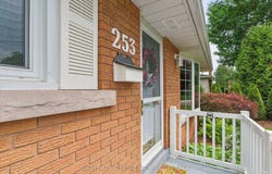 253 Nakoma Road, Hamilton, Ontario L9G1S8