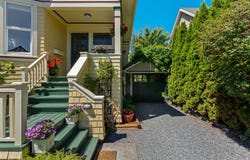 220 Beechwood Ave, Victoria, British Columbia V8S 3W7