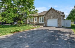 304 Rue Le Gallois, Gatineau, QC J8V4E4, CA, Gatineau, Quebec J8V4E4