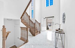 46 Frederick Taylor Way, East Gwillimbury, Ontario L0G1M0